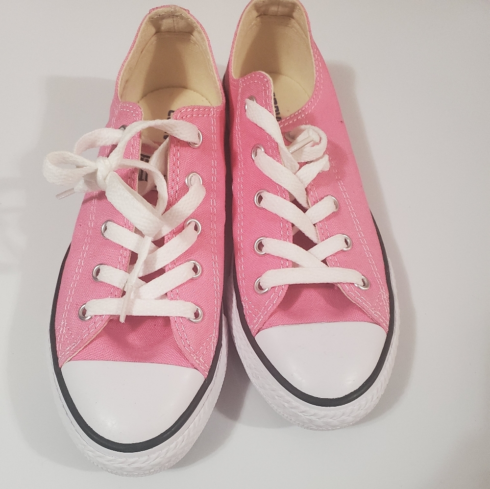 Girls pink converse